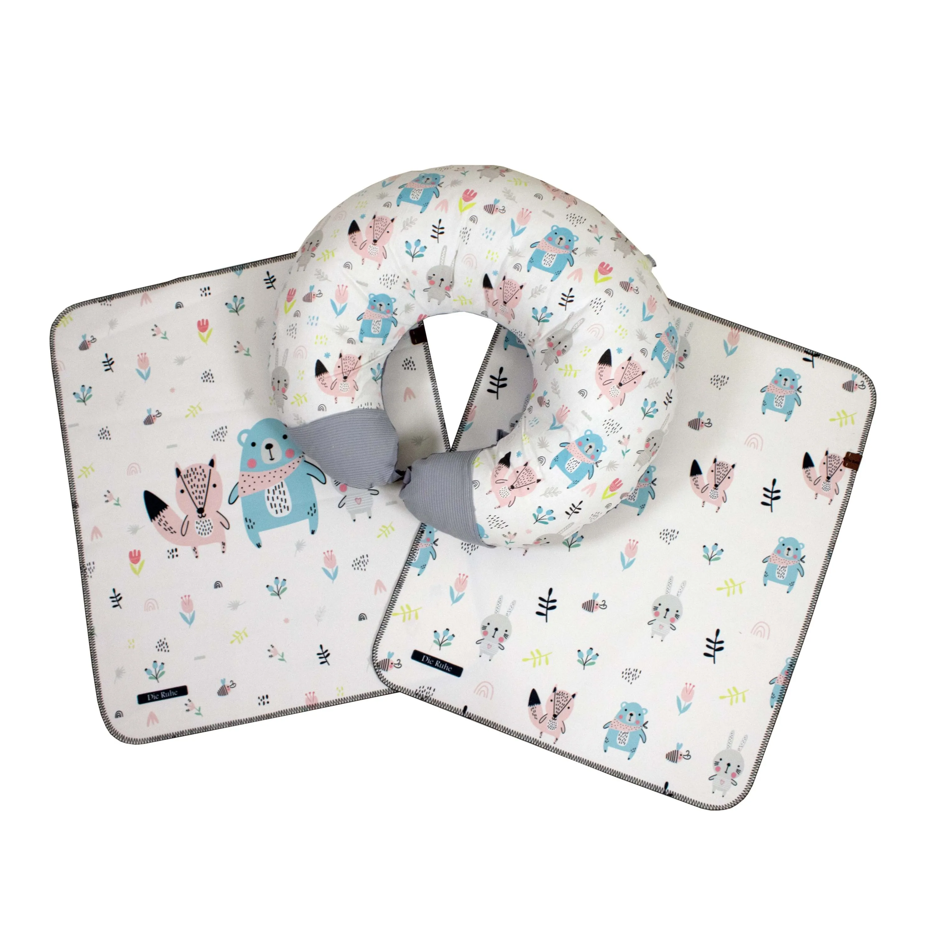 تامی پیلو و دو عدد زیرانداز تعویض ضدآب دیروحه طرح بیشه تامی پیلو و دو عدد زیرانداز تعویض ضدآب دیروحه طرح بیشه